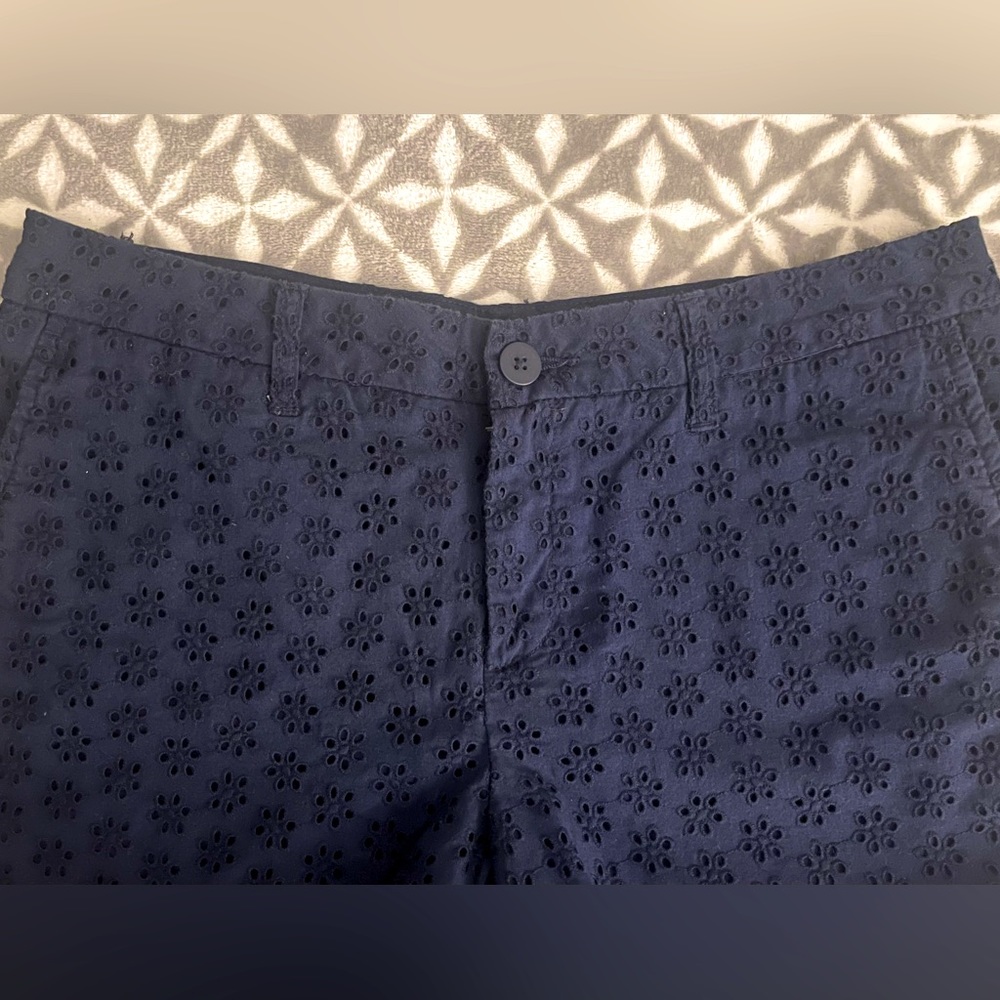 Faded Glory Eyelet Pattern Navy Blue Shorts - Picture 3 of 6